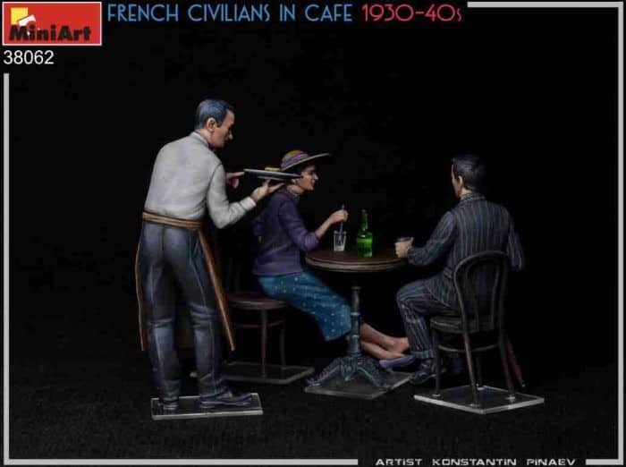 38062 Civiles franceses en café espaldas