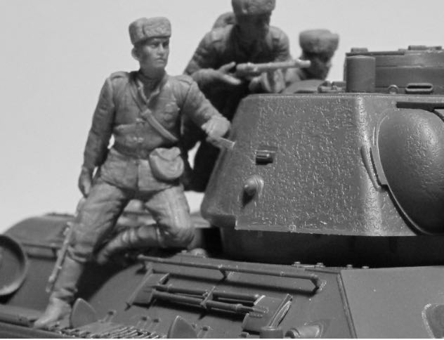 35368 t34 and raiders figures_5