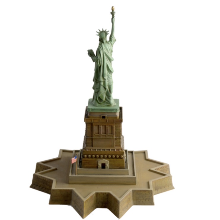 68002 Statue of Liberty rear